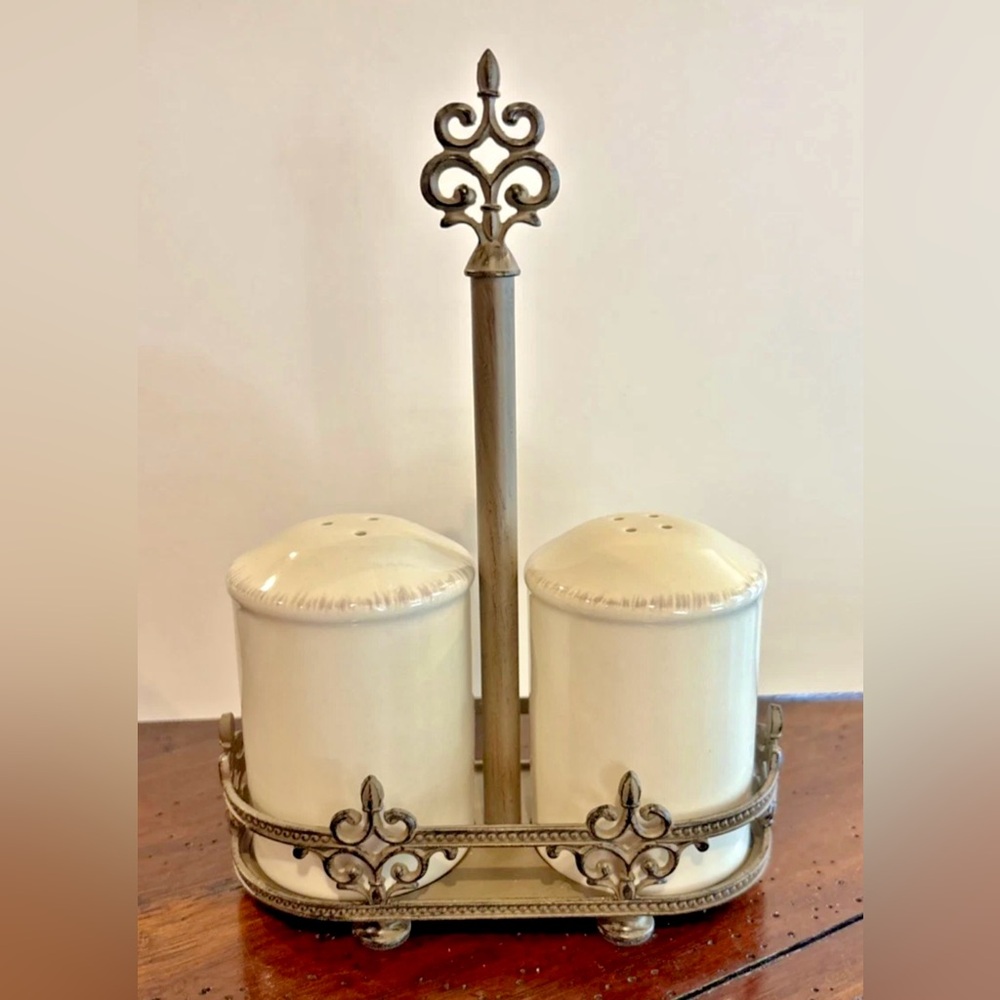 SLAH Belle Meade Three piece Salt and Pepper Set EUC
